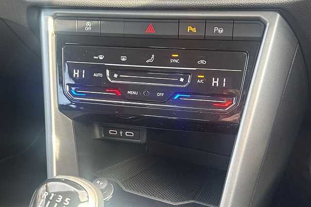 Used Volkswagen T-Roc 2022 for sale - 76449832: Photo 24