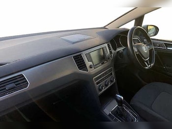 Used Volkswagen Golf SV 2015 for sale - 77027854: Photo