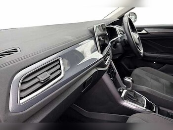 Used Volkswagen T-Roc 2022 for sale - 76510545: Photo