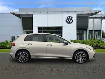 Used Volkswagen Golf 2022 for sale - 77180012: Photo