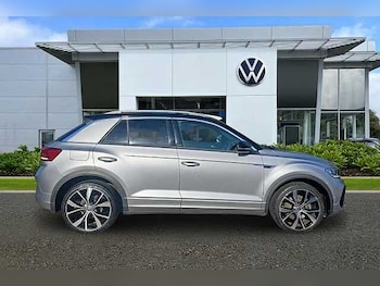 Used Volkswagen T-Roc 2023 for sale - 77681639: Photo