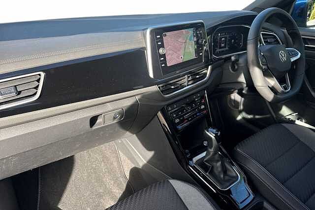 Used Volkswagen T-Roc 2025 for sale - 76536448: Photo 2