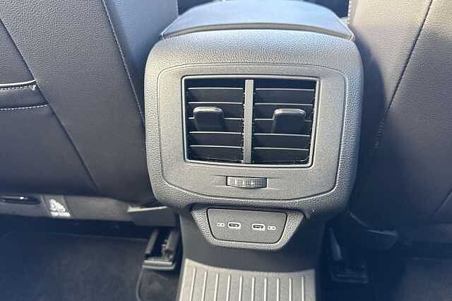 Used Volkswagen T-Roc 2025 for sale - 76536448: Photo 32