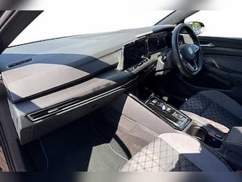 Used Volkswagen Golf 2024 for sale - 79457341: Photo