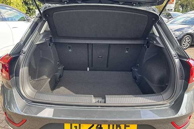 Used Volkswagen T-Roc 2024 for sale - 76069823: Photo 11