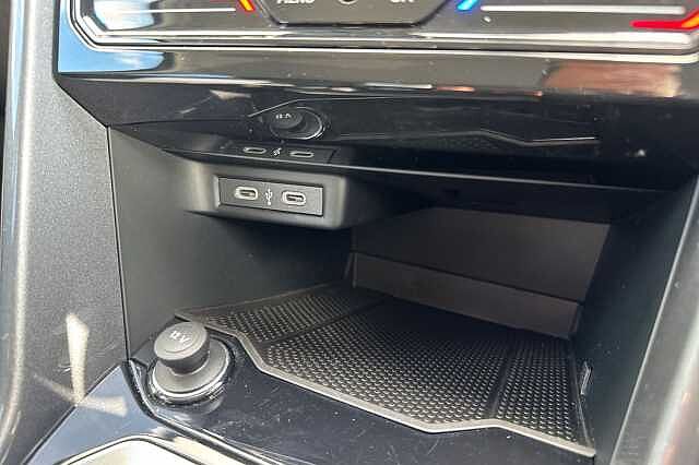 Used Volkswagen T-Roc 2024 for sale - 76069823: Photo 27