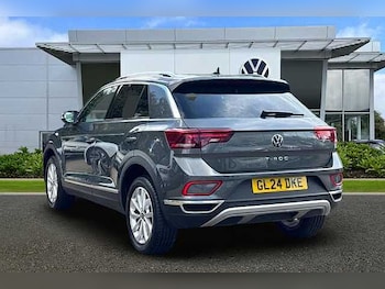 Used Volkswagen T-Roc 2024 for sale - 76069823: Photo 3