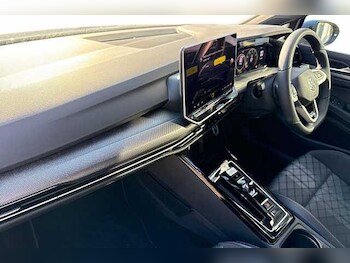 Used Volkswagen Golf 2025 for sale - 77720922: Photo