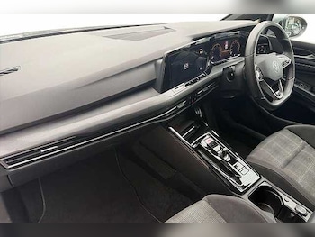 Used Volkswagen Golf 2024 for sale - 78739201: Photo