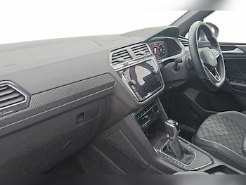 Used Volkswagen Tiguan 2023 for sale - 77129319: Photo