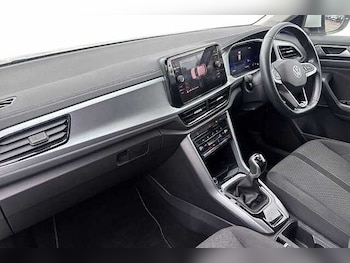 Used Volkswagen T-Roc 2022 for sale - 76106690: Photo 2