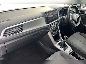 Used Volkswagen T-Roc 2022 for sale - 76418114: Photo