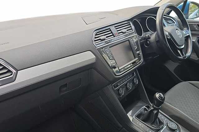 Used Volkswagen Tiguan 2017 for sale - 77572589: Photo 2