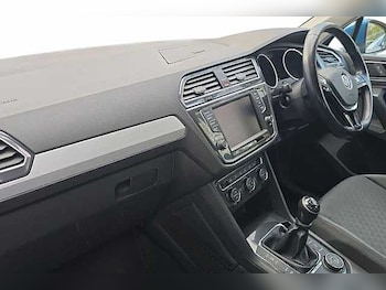 Used Volkswagen Tiguan 2017 for sale - 77572589: Photo