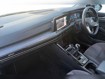 Used Volkswagen Golf 2023 for sale - 77072941: Photo