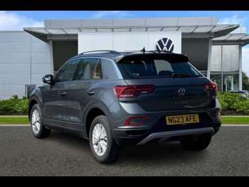 Used Volkswagen T-Roc 2023 for sale - 74900523: Photo
