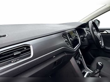 Used Volkswagen T-Roc 2022 for sale - 78083852: Photo