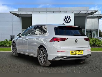 Used Volkswagen Golf 2023 for sale - 75937840: Photo