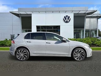 Used Volkswagen Golf 2023 for sale - 75937840: Photo
