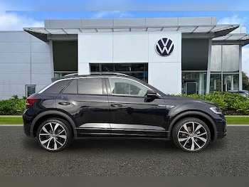 Used Volkswagen T-Roc 2024 for sale - 77802612: Photo
