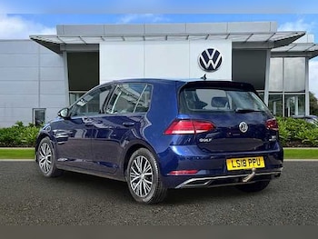 Used Volkswagen Golf 2018 for sale - 77851129: Photo