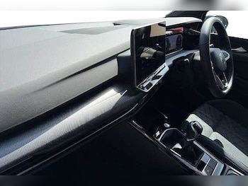 Used Volkswagen Golf 2025 for sale - 77921150: Photo