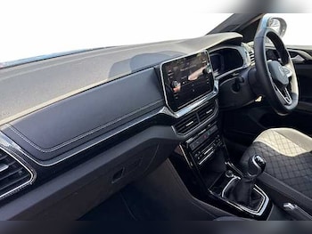 Used Volkswagen T-Cross 2024 for sale - 77303423: Photo