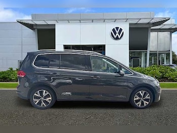 Used Volkswagen Touran 2022 for sale - 75445741: Photo
