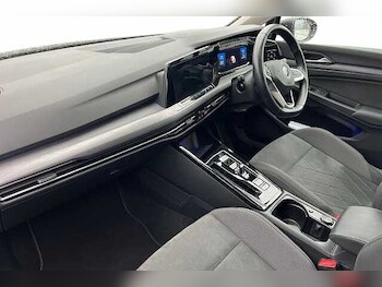 Used Volkswagen Golf 2022 for sale - 76510550: Photo