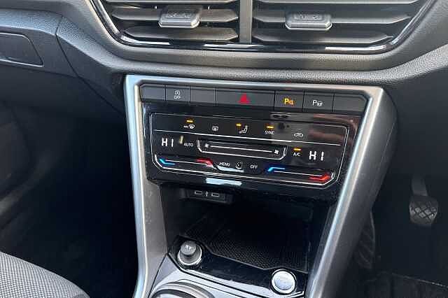 Used Volkswagen T-Roc 2023 for sale - 76706673: Photo 31