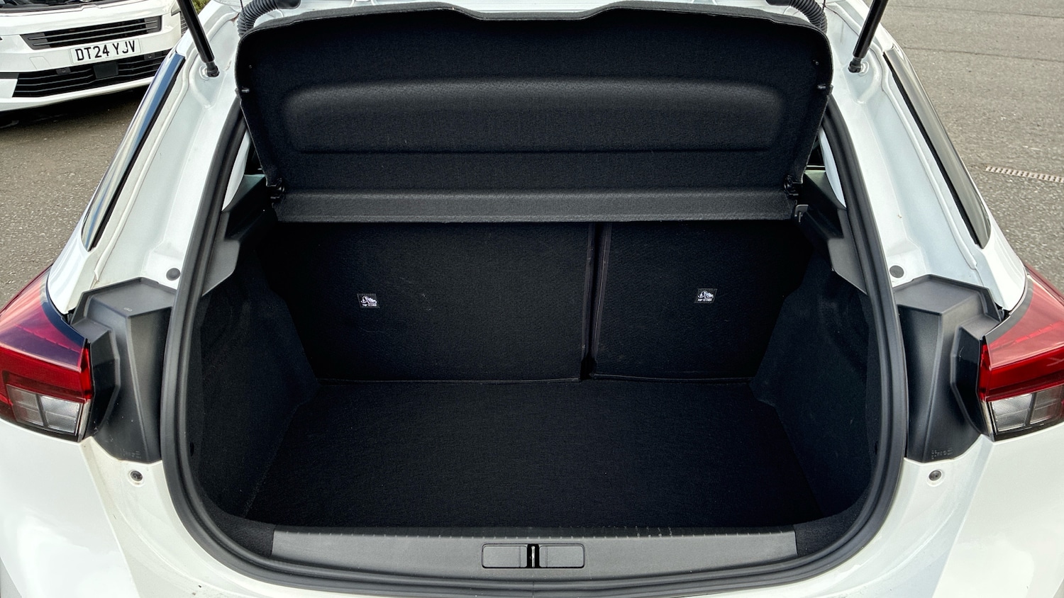 Used Vauxhall Corsa 2024 for sale - 77900880: Photo 4