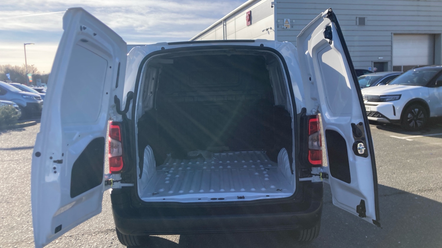 Used Vauxhall Combo 2026 for sale - 77462346: Photo 3