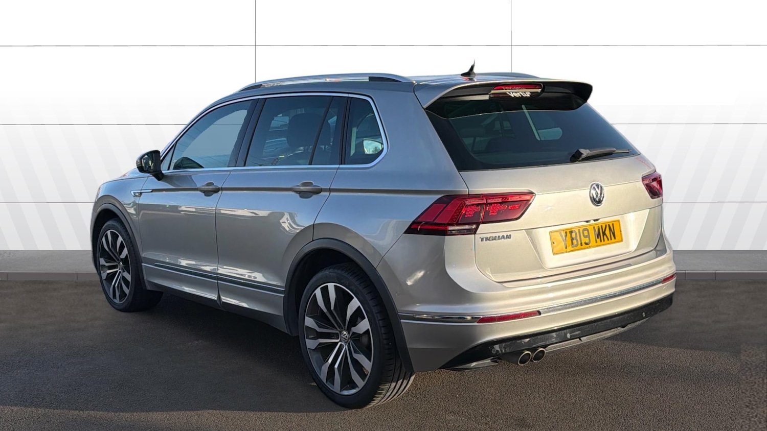 Used Volkswagen Tiguan 2019 for sale - 77260748: Photo 2