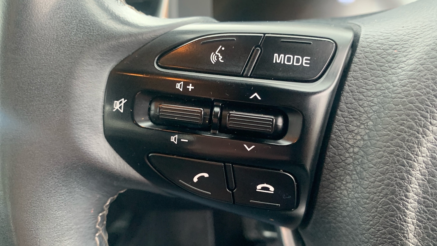 Used Kia Stonic 2024 for sale - 77543490: Photo 34