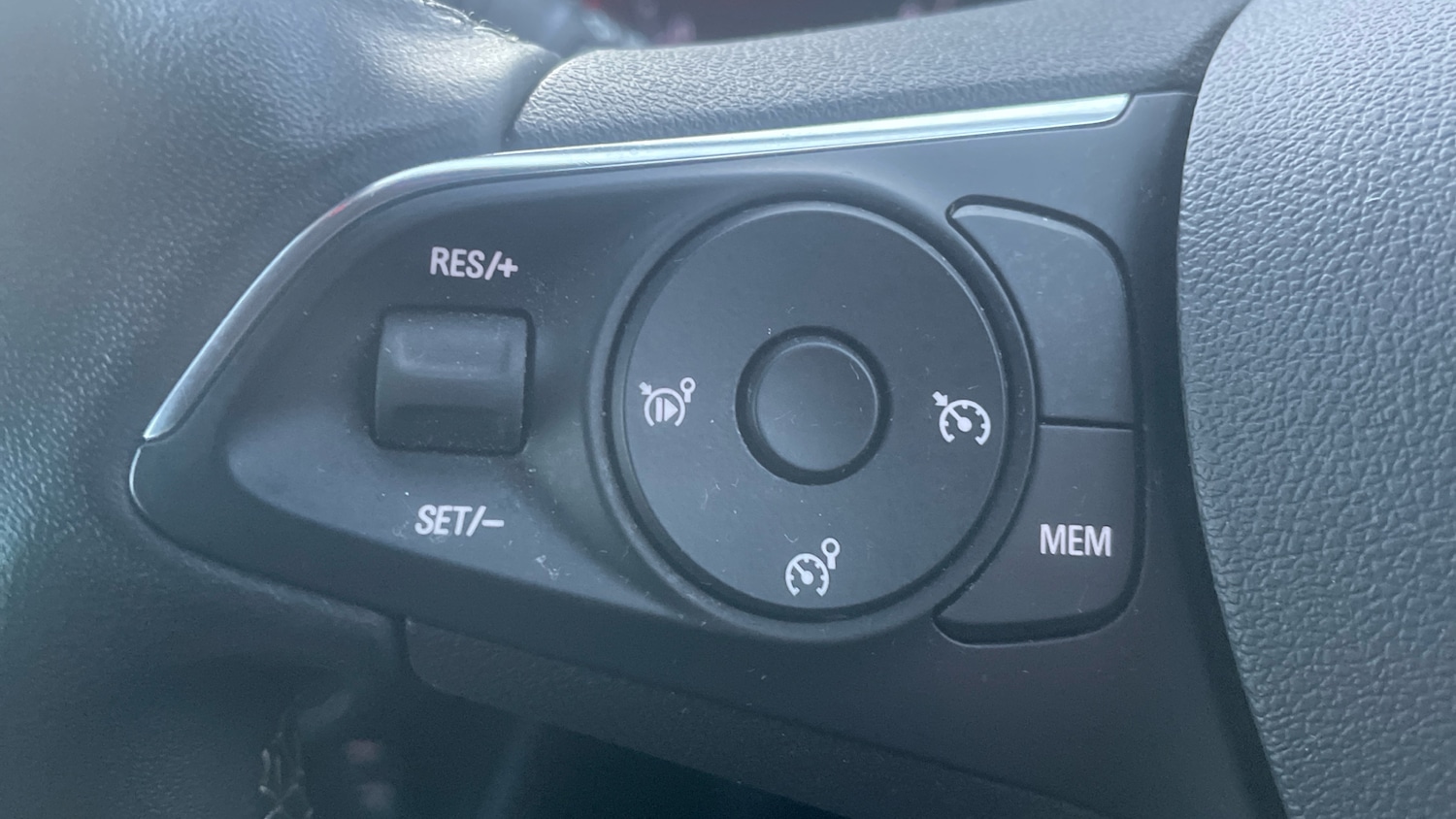 Used Vauxhall Crossland 2022 for sale - 76931566: Photo 25