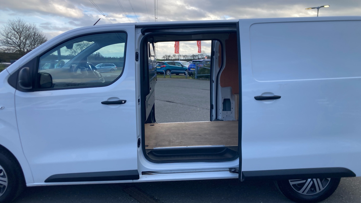 Used Vauxhall Vivaro 2024 for sale - 77718476: Photo 7