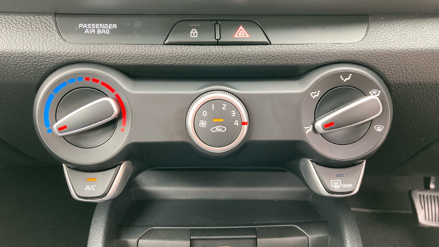 Used Kia Stonic 2025 for sale - 76127983: Photo 29