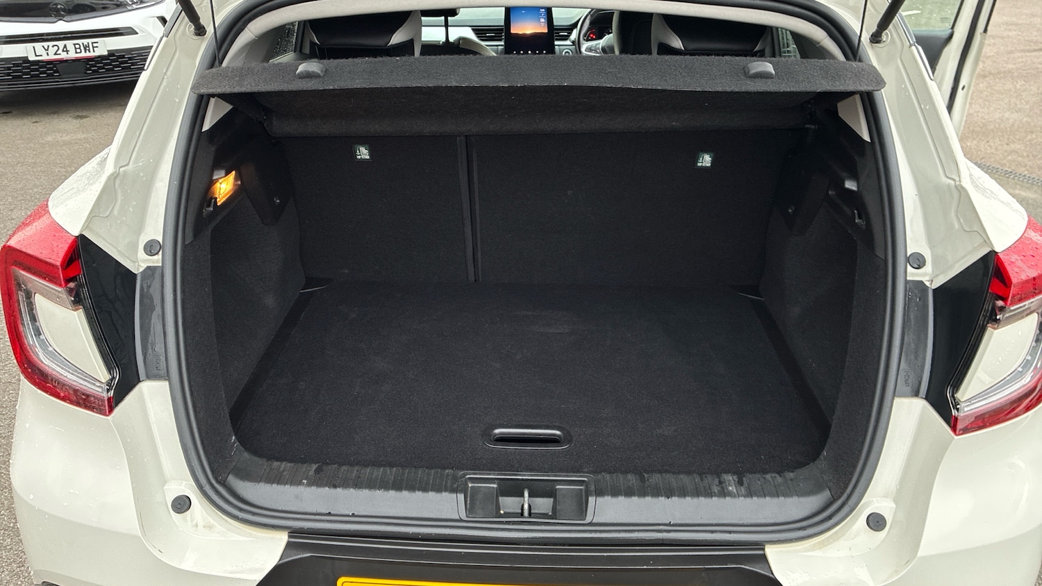 Used Renault Captur 2020 for sale - 77189103: Photo 4