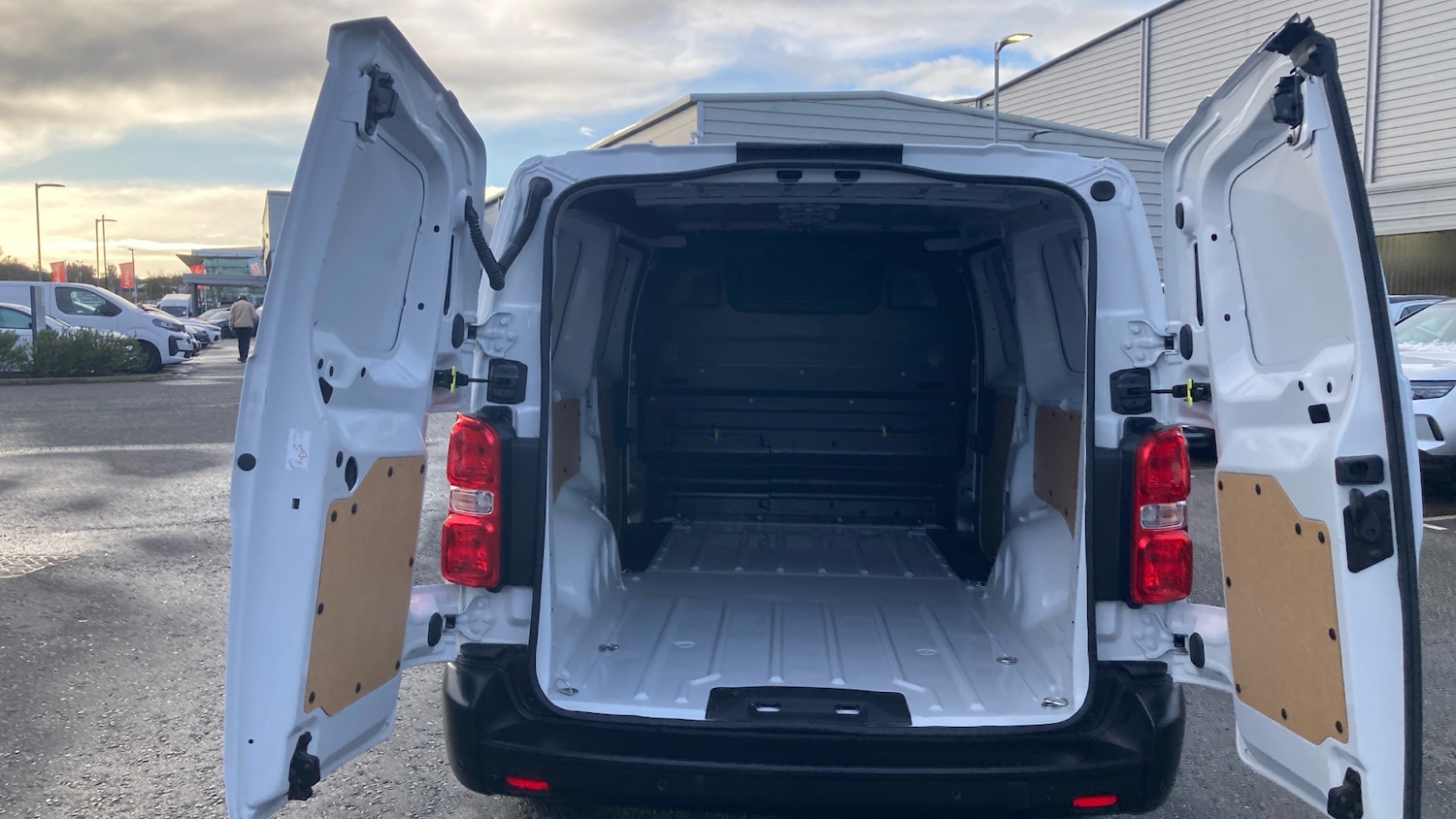 Used Vauxhall Vivaro 2024 for sale - 76627754: Photo 5