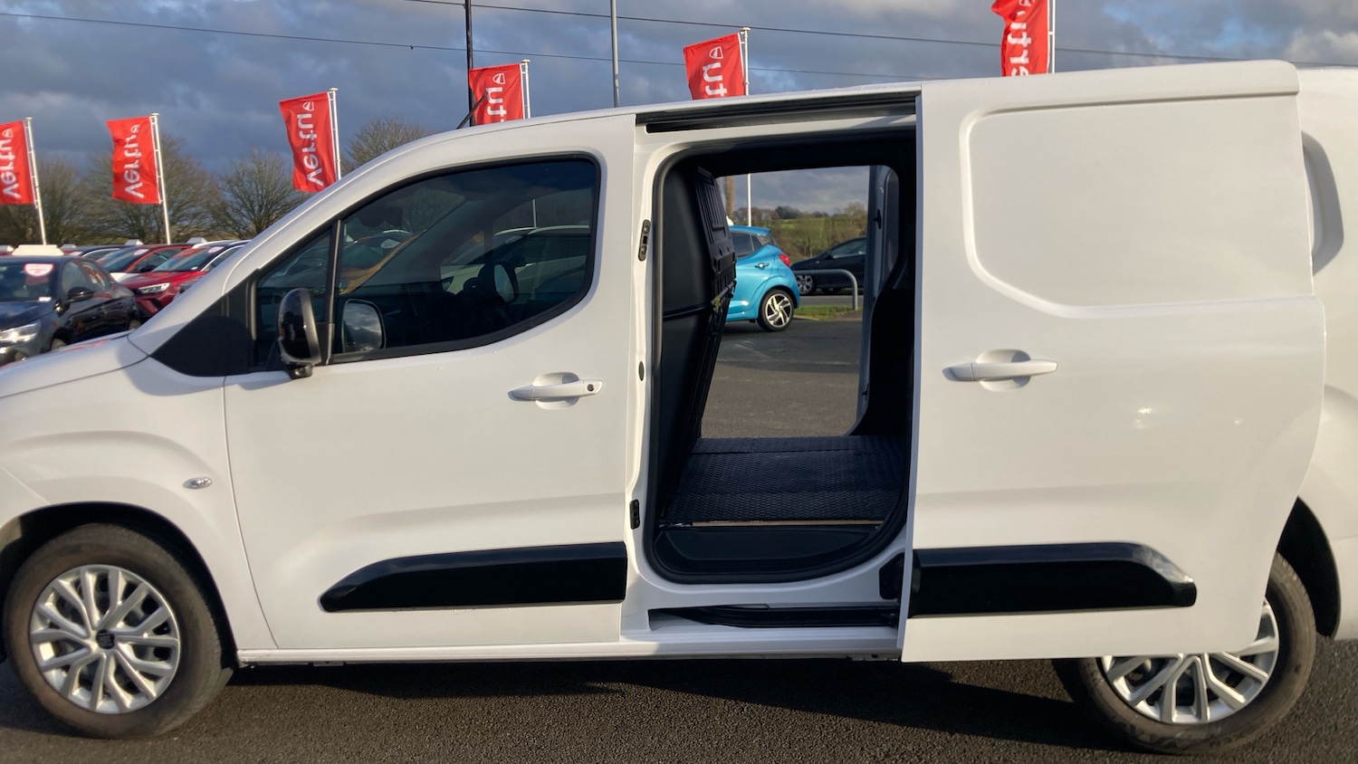 Used Fiat Doblo 2024 for sale - 77262232: Photo 30