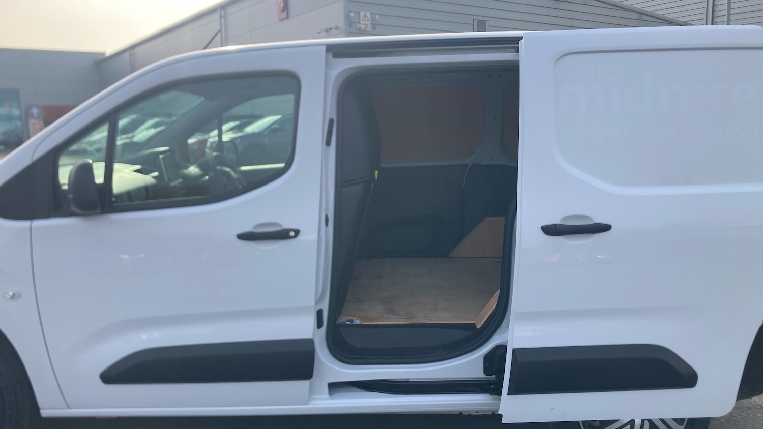 Used Peugeot Partner 2023 for sale - 77998258: Photo 7