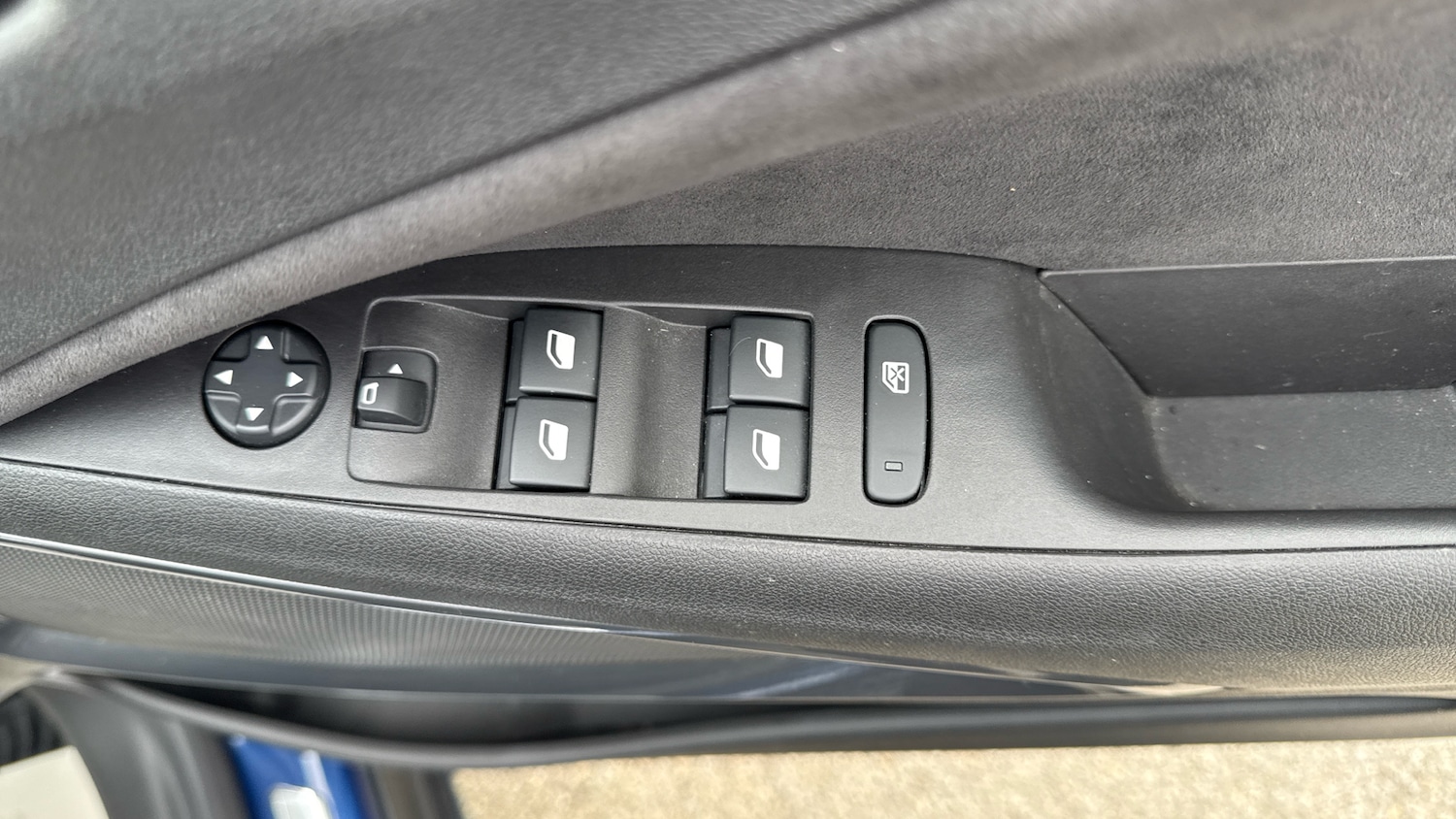 Used Vauxhall Crossland 2023 for sale - 76156533: Photo 25