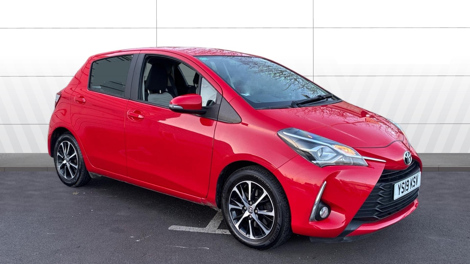 Used Toyota Yaris 2019 for sale - 76894386: Photo 1