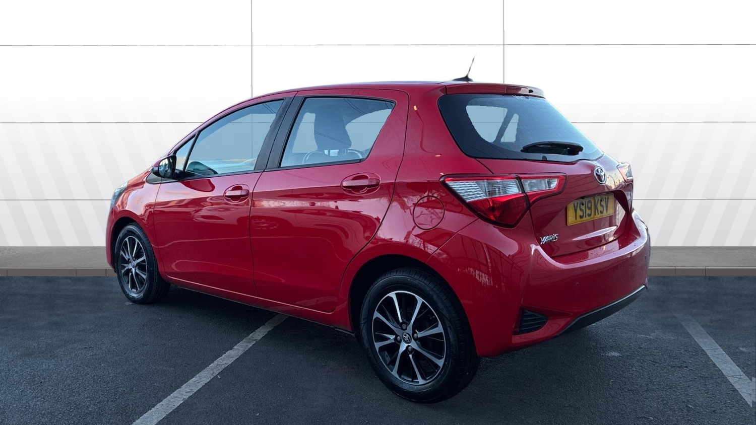 Used Toyota Yaris 2019 for sale - 76894386: Photo 2