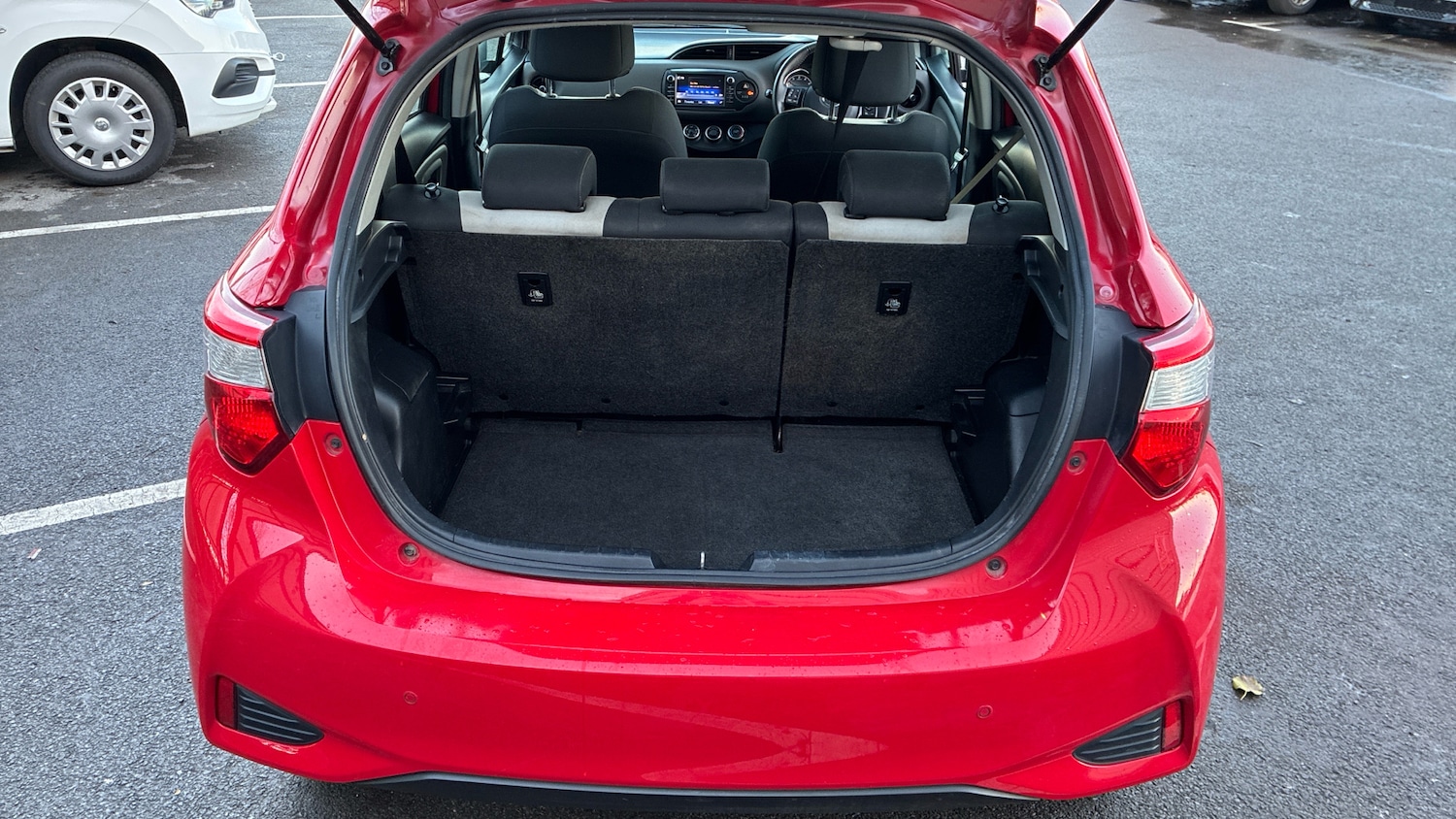 Used Toyota Yaris 2019 for sale - 76894386: Photo 4