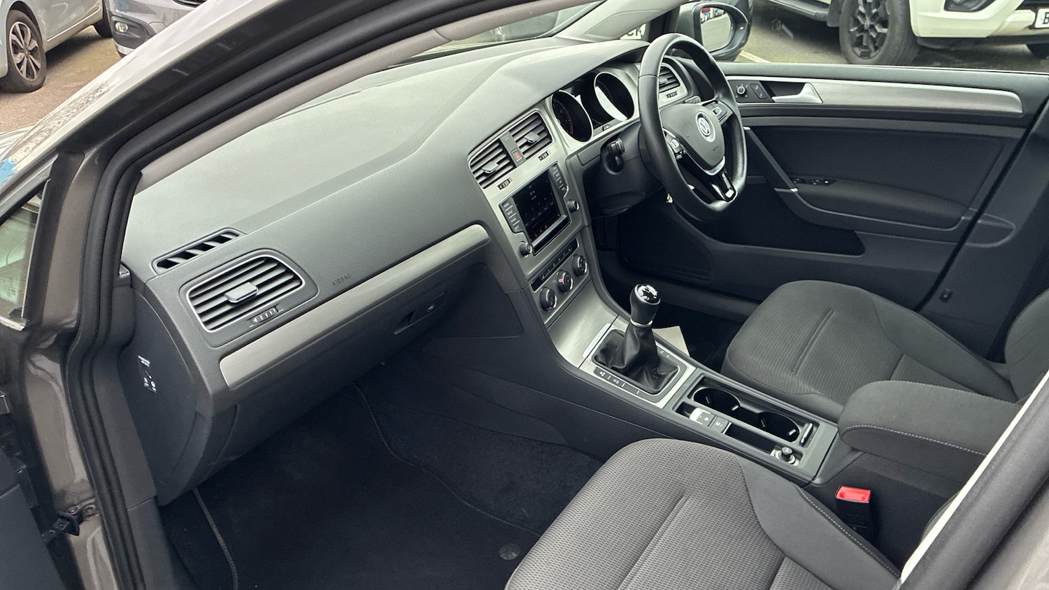 Used Volkswagen Golf 2016 for sale - 77777474: Photo 9