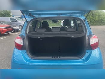 Used Hyundai i10 2023 for sale - 79030045: Photo