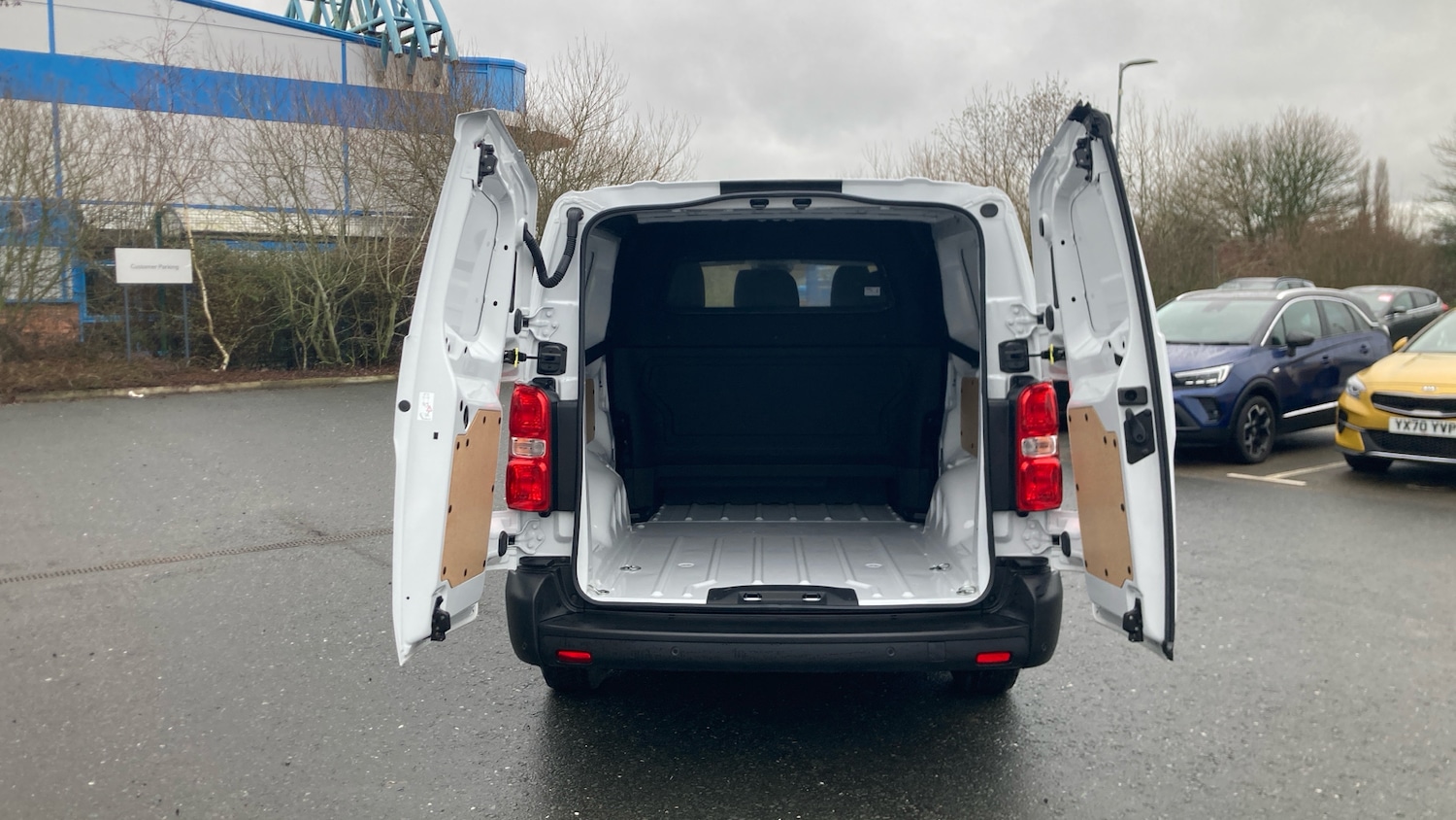 Used Vauxhall Vivaro 2026 for sale - 77465566: Photo 3