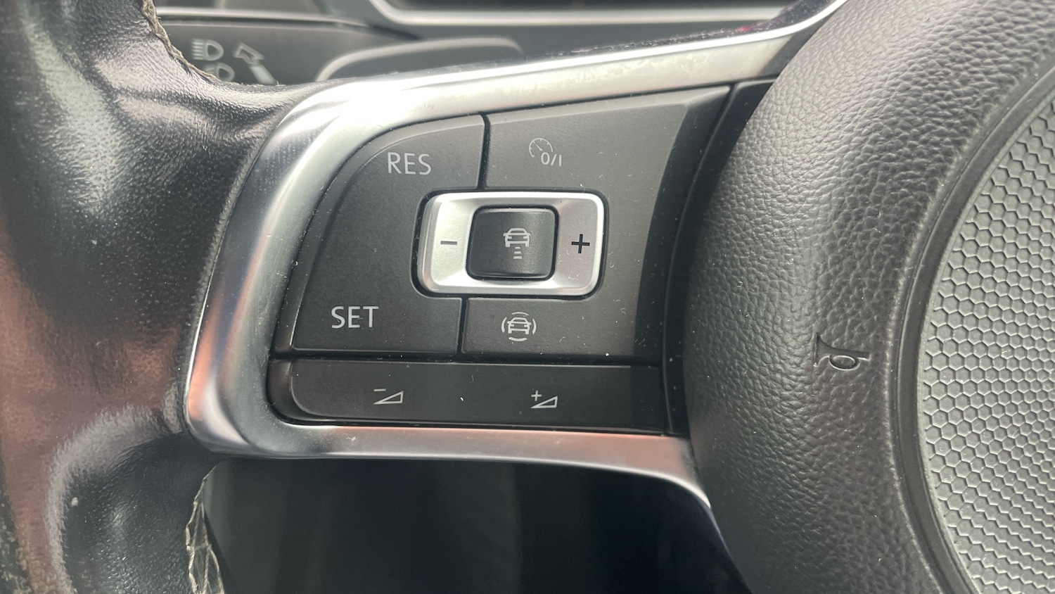 Used Volkswagen Tiguan 2019 for sale - 76249486: Photo 32