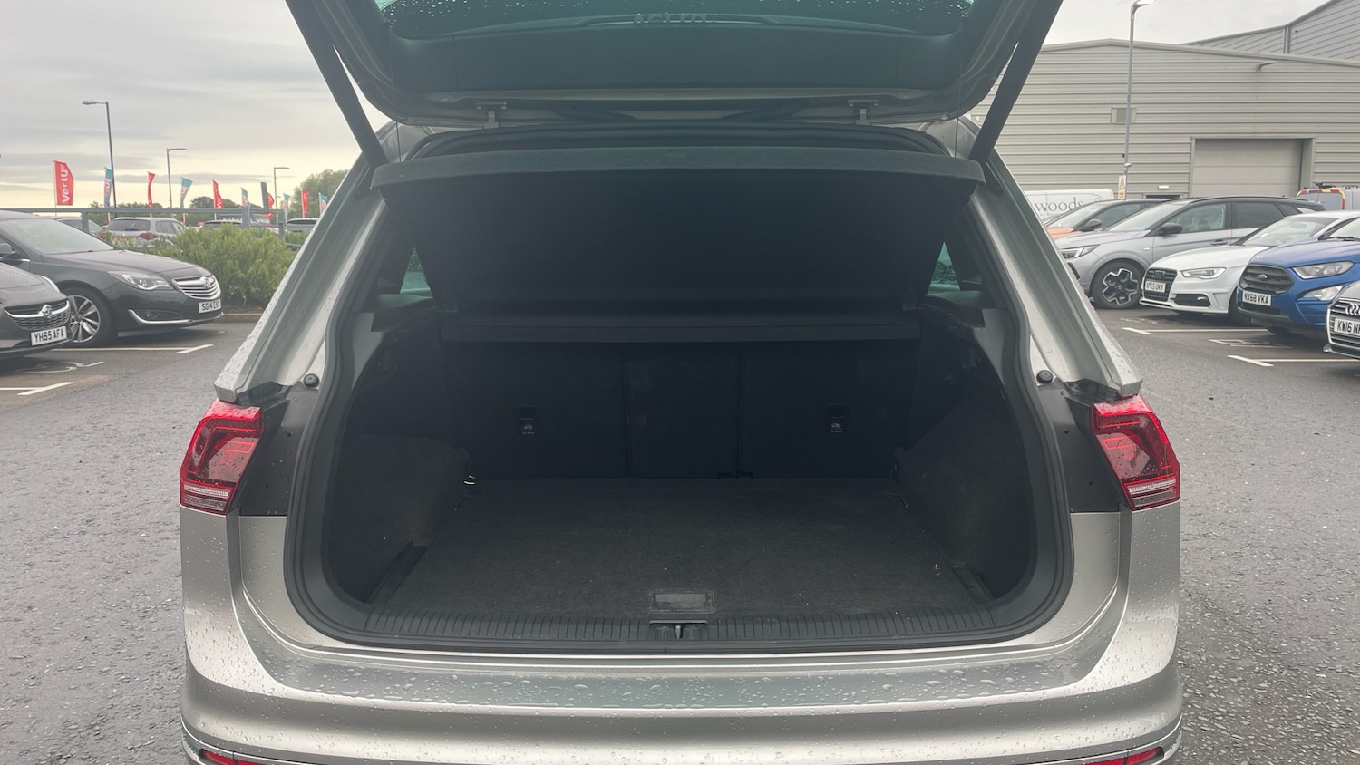 Used Volkswagen Tiguan 2019 for sale - 76249486: Photo 4